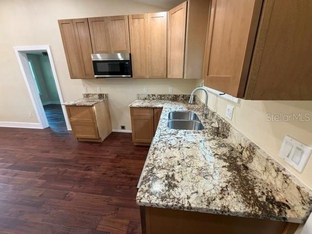 En Venta: $255,000 (3 camas, 2 baños, 1050 Pies cuadrados)