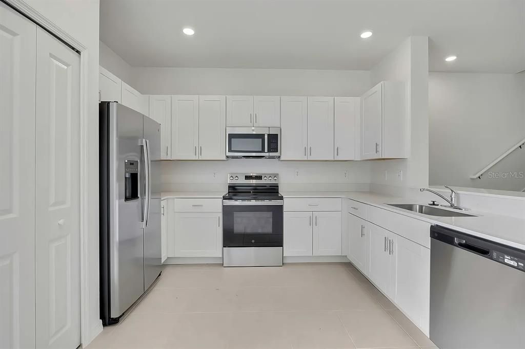 В аренду: $1,950 (3 спален, 2 ванн, 1634 Квадратных фут)