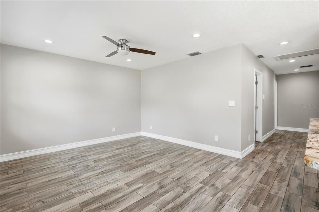 En Venta: $389,500 (3 camas, 2 baños, 1052 Pies cuadrados)