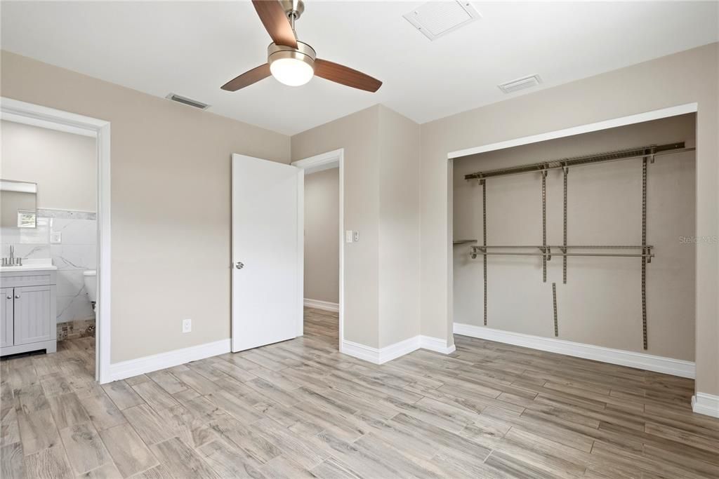 En Venta: $389,500 (3 camas, 2 baños, 1052 Pies cuadrados)