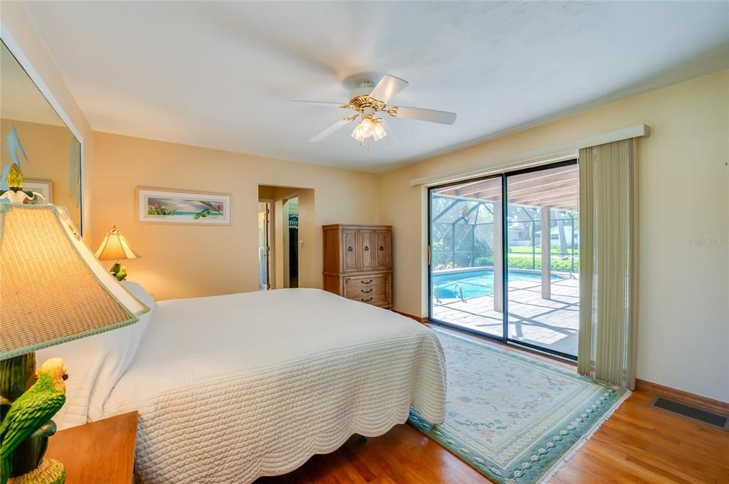 En Venta: $899,900 (3 camas, 3 baños, 2665 Pies cuadrados)