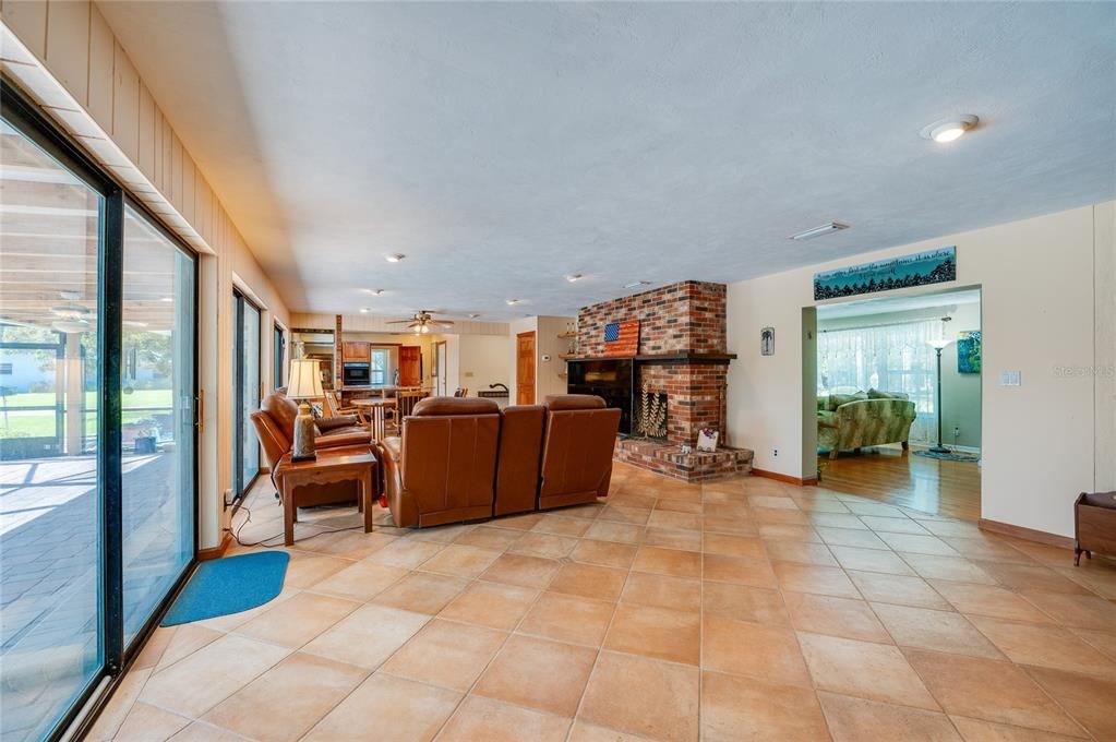 En Venta: $899,900 (3 camas, 3 baños, 2665 Pies cuadrados)