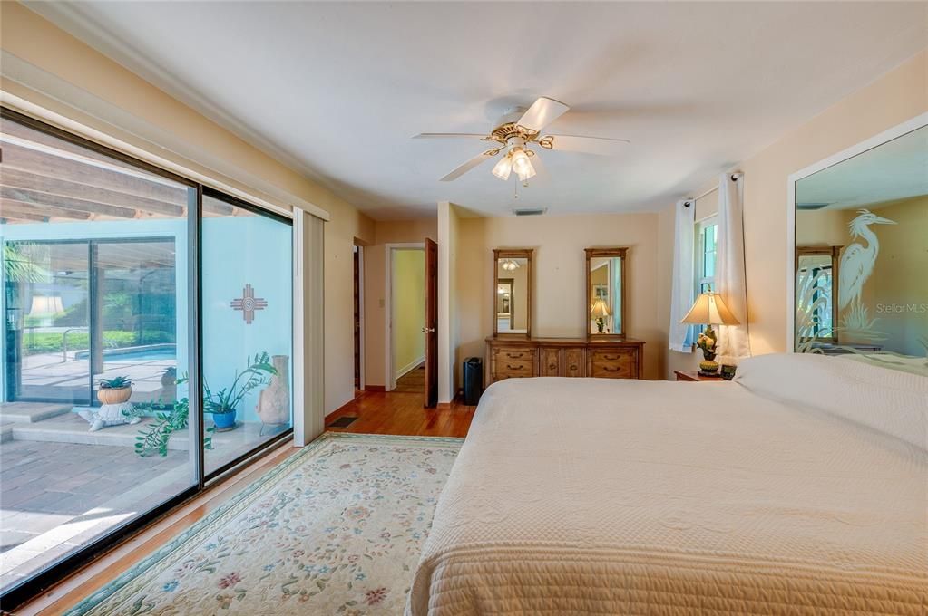 En Venta: $899,900 (3 camas, 3 baños, 2665 Pies cuadrados)