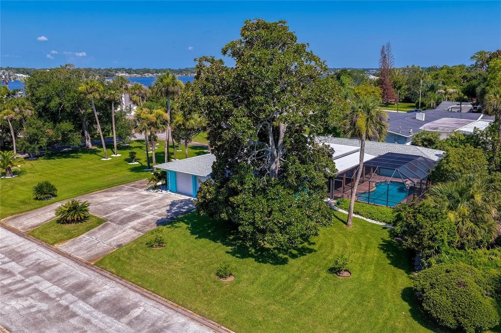 En Venta: $899,900 (3 camas, 3 baños, 2665 Pies cuadrados)
