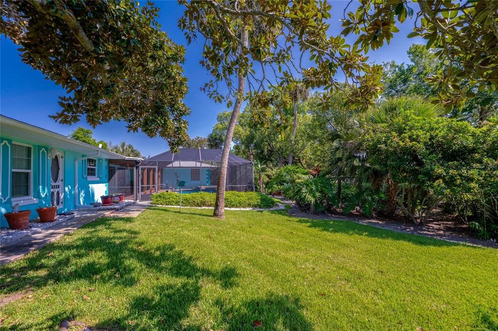En Venta: $899,900 (3 camas, 3 baños, 2665 Pies cuadrados)