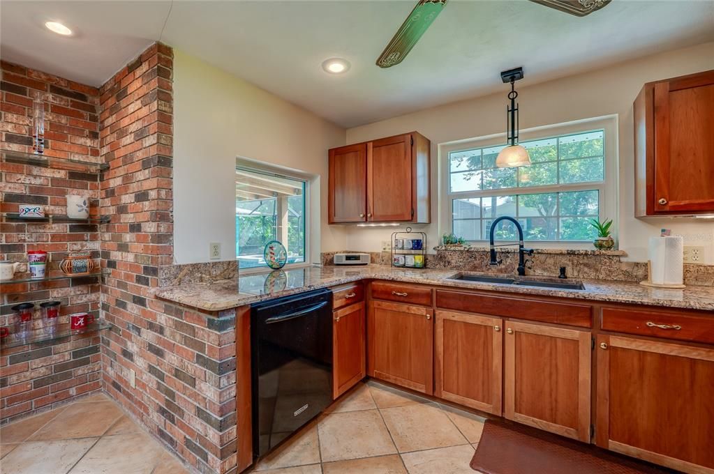 En Venta: $899,900 (3 camas, 3 baños, 2665 Pies cuadrados)