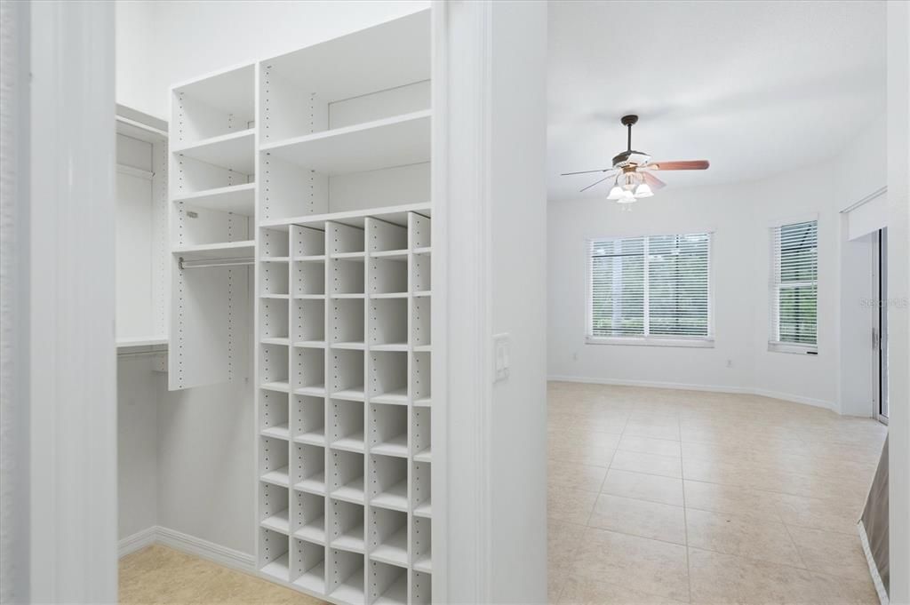 Activo con contrato: $695,000 (3 camas, 2 baños, 2427 Pies cuadrados)