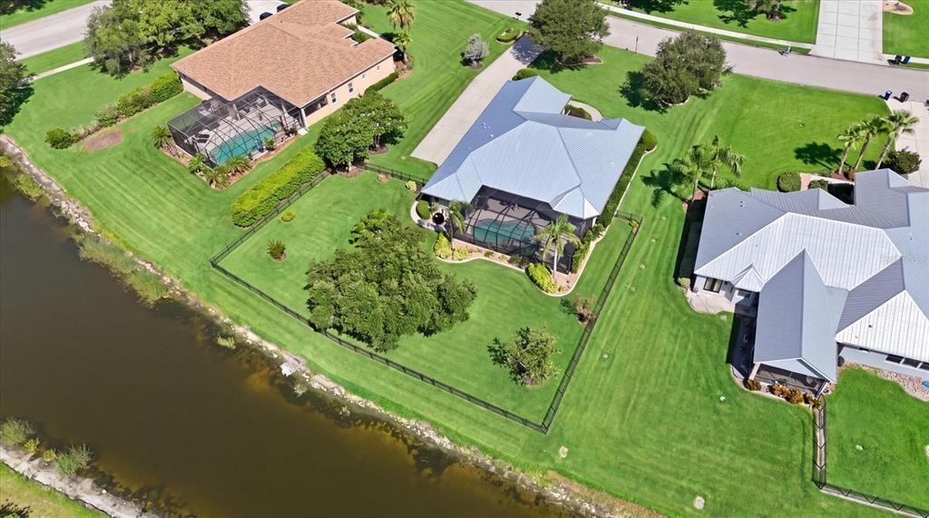 Activo con contrato: $695,000 (3 camas, 2 baños, 2427 Pies cuadrados)