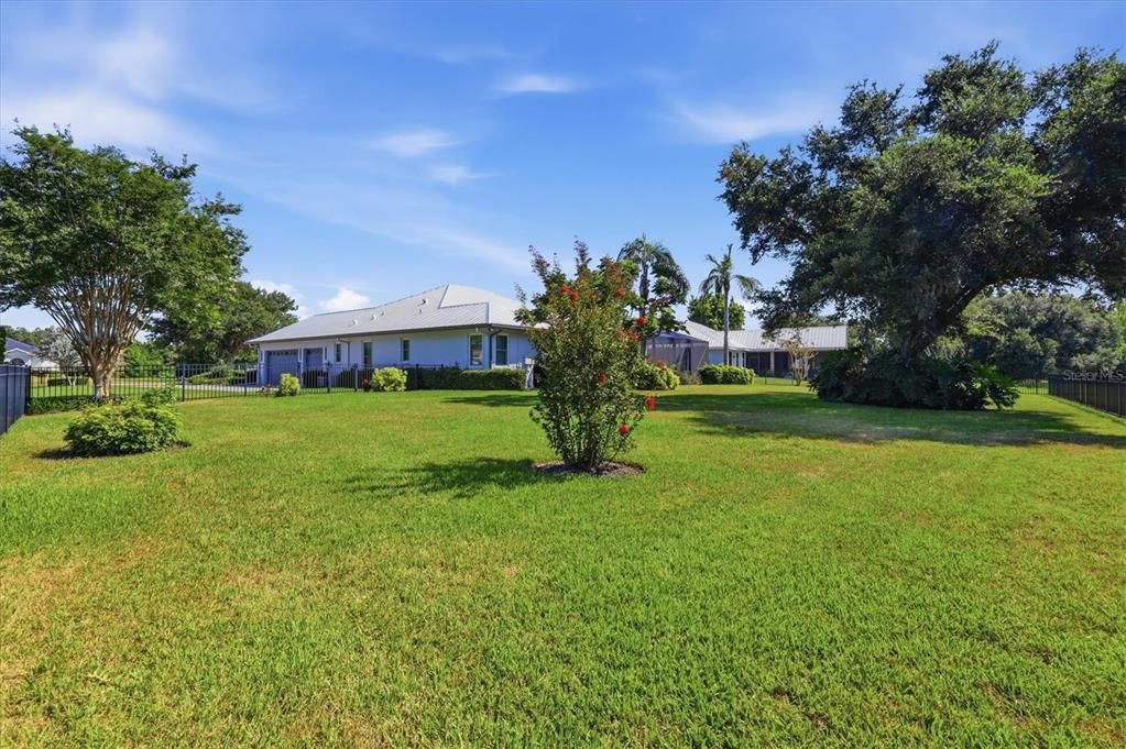 Activo con contrato: $695,000 (3 camas, 2 baños, 2427 Pies cuadrados)