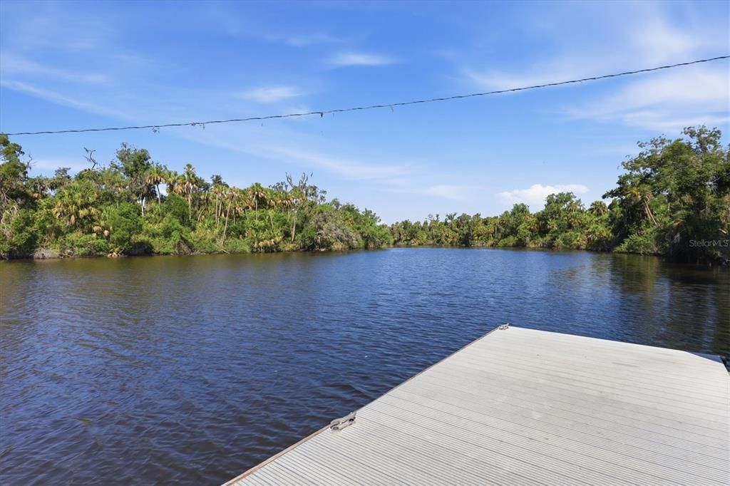 Activo con contrato: $695,000 (3 camas, 2 baños, 2427 Pies cuadrados)