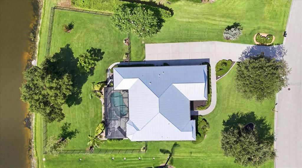 Activo con contrato: $695,000 (3 camas, 2 baños, 2427 Pies cuadrados)
