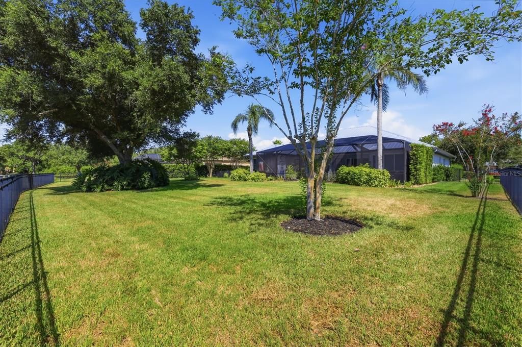 Activo con contrato: $695,000 (3 camas, 2 baños, 2427 Pies cuadrados)