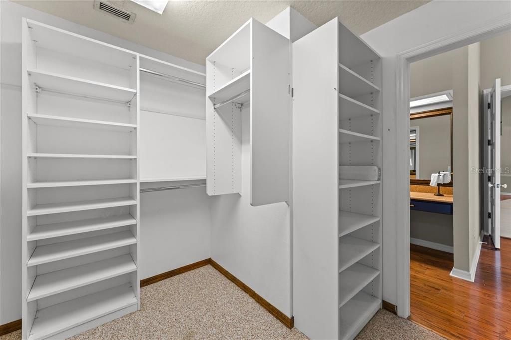 В аренду: $8,500 (5 спален, 4 ванн, 4558 Квадратных фут)