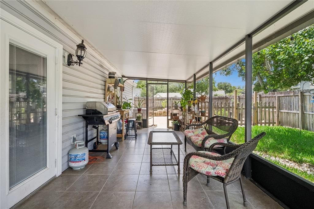 For Sale: $409,000 (3 beds, 2 baths, 1396 Square Feet)