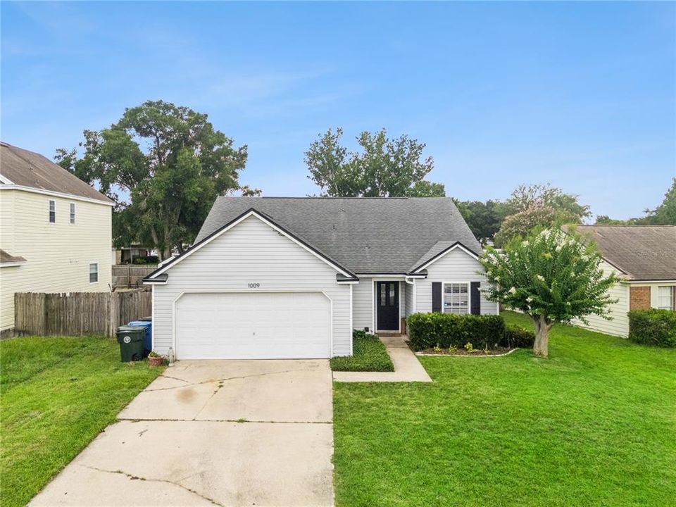 For Sale: $409,000 (3 beds, 2 baths, 1396 Square Feet)