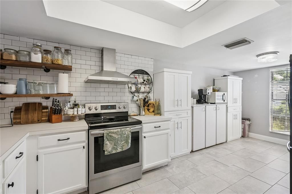 For Sale: $409,000 (3 beds, 2 baths, 1396 Square Feet)