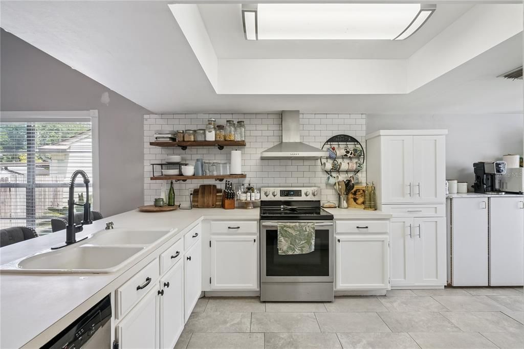 For Sale: $409,000 (3 beds, 2 baths, 1396 Square Feet)