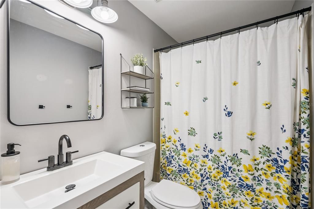 For Sale: $409,000 (3 beds, 2 baths, 1396 Square Feet)