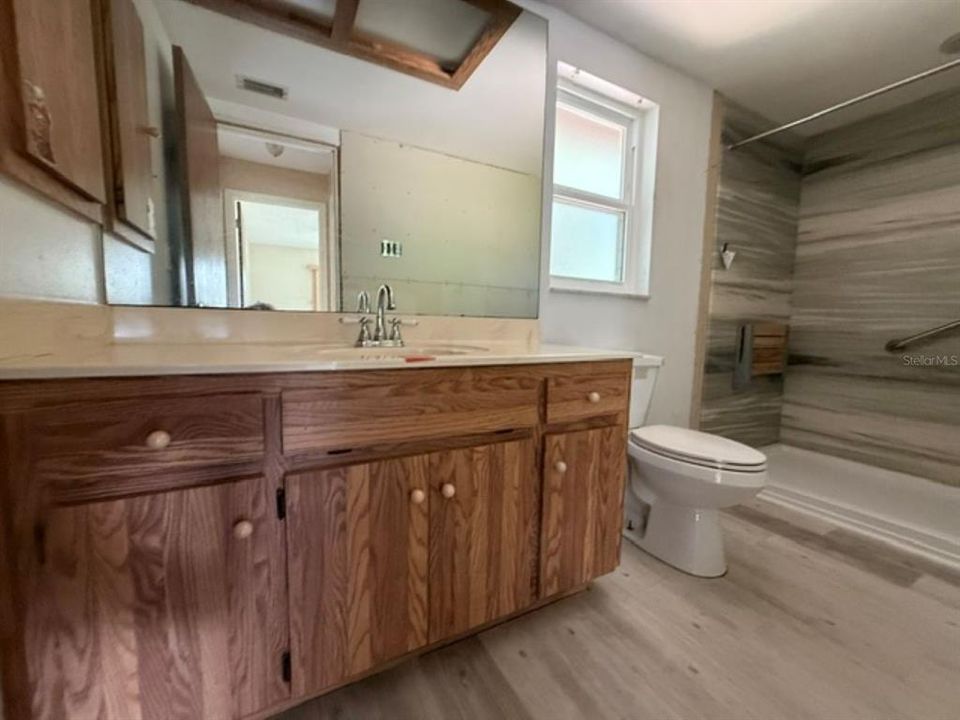 На продажу: $159,000 (2 спален, 2 ванн, 1517 Квадратных фут)