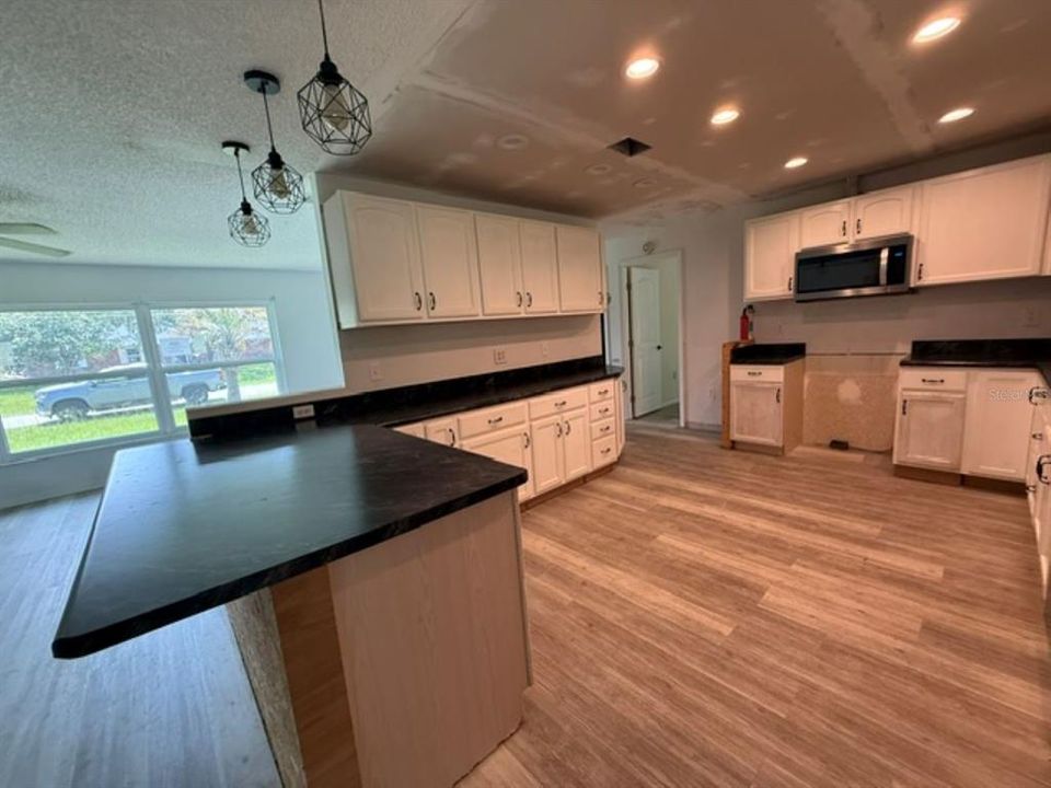На продажу: $159,000 (2 спален, 2 ванн, 1517 Квадратных фут)