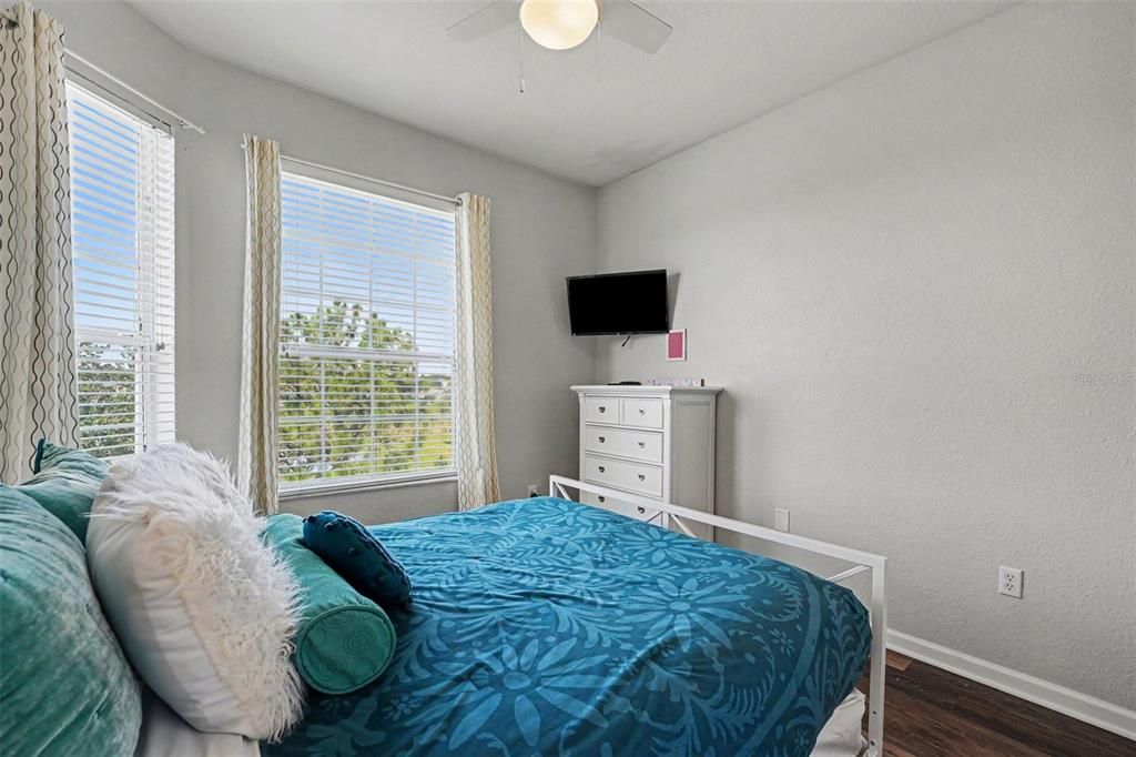 Active With Contract: $384,900 (3 beds, 2 baths, 1247 Square Feet)