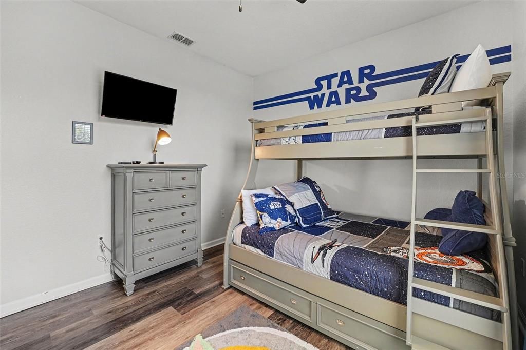 Active With Contract: $384,900 (3 beds, 2 baths, 1247 Square Feet)