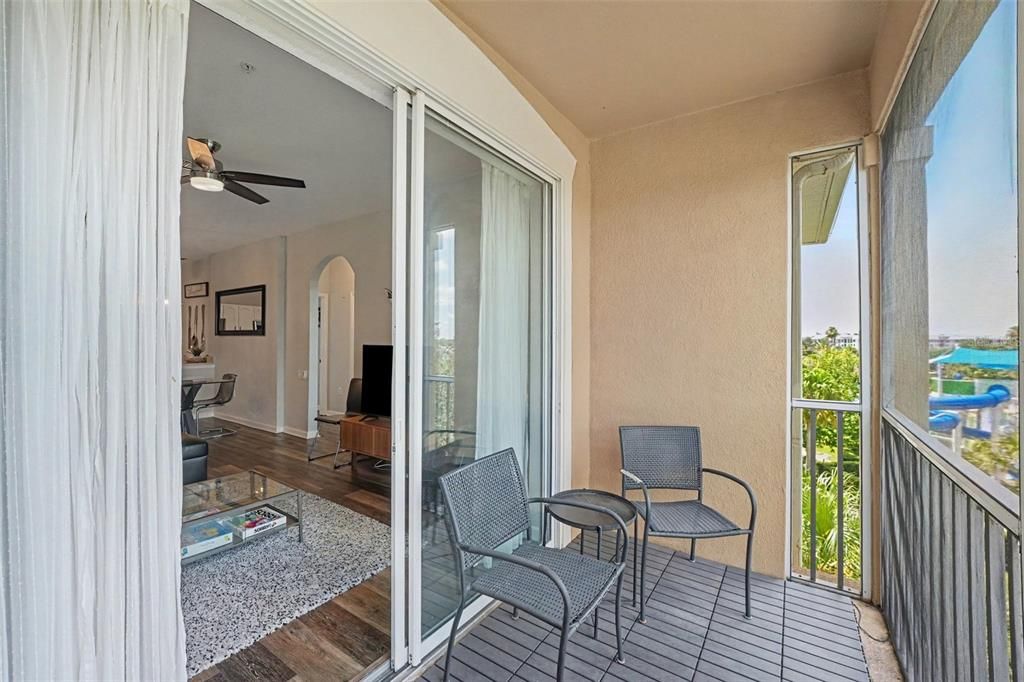 Active With Contract: $384,900 (3 beds, 2 baths, 1247 Square Feet)