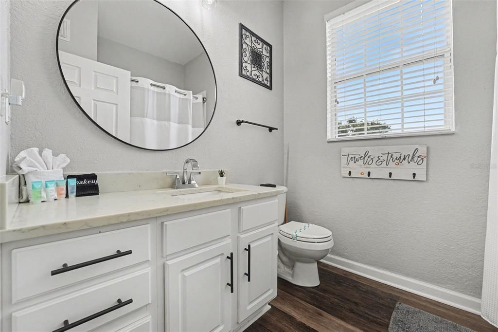 Active With Contract: $384,900 (3 beds, 2 baths, 1247 Square Feet)