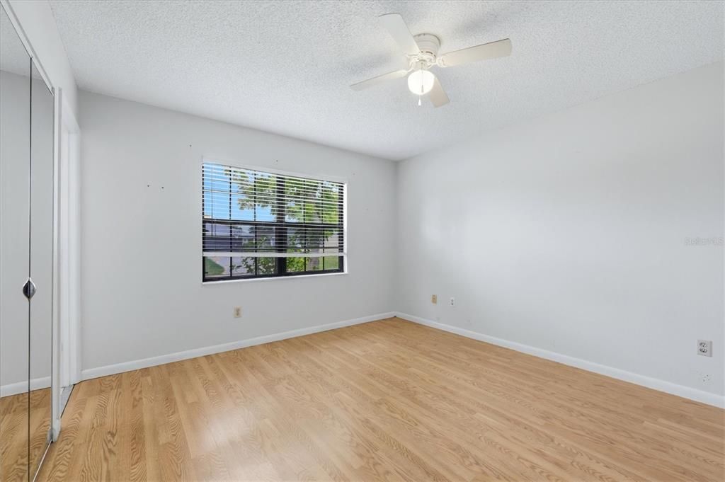 Active With Contract: $245,000 (2 beds, 2 baths, 936 Square Feet)