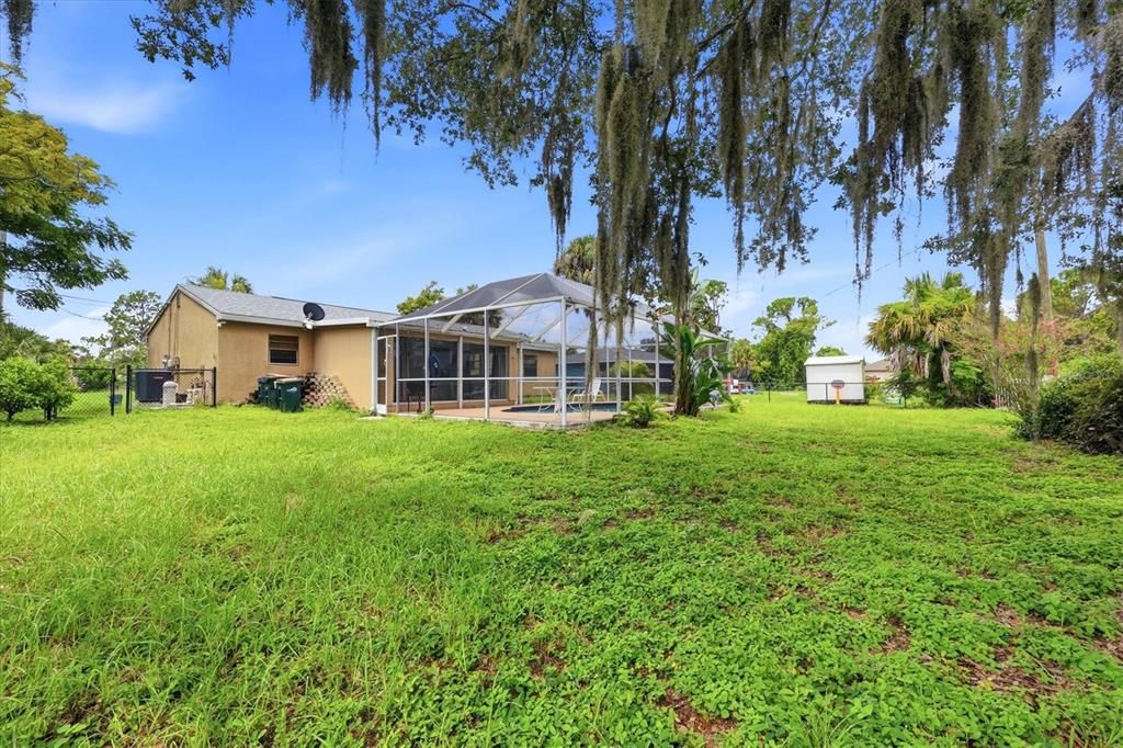 Active With Contract: $245,000 (2 beds, 2 baths, 936 Square Feet)