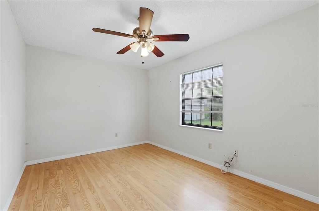 Active With Contract: $245,000 (2 beds, 2 baths, 936 Square Feet)