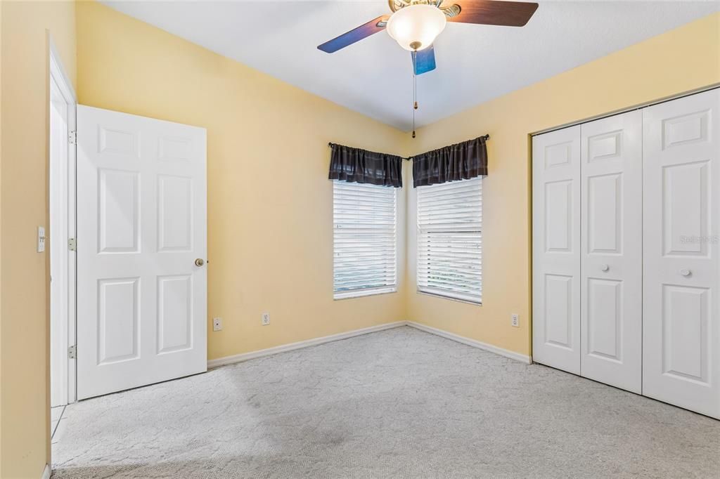 For Sale: $375,000 (3 beds, 3 baths, 1883 Square Feet)