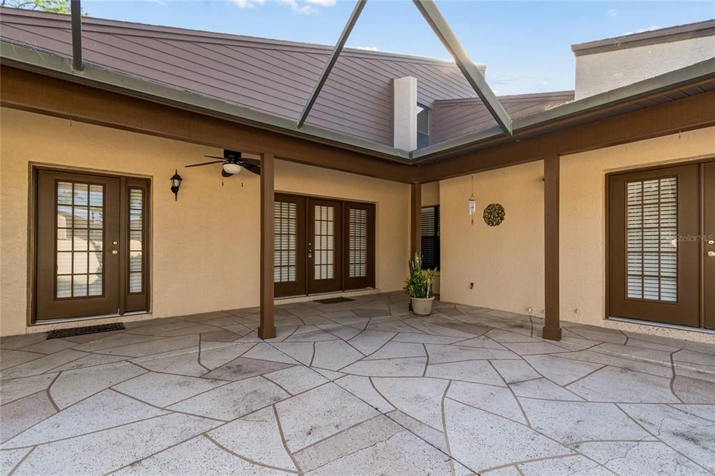 For Sale: $375,000 (3 beds, 3 baths, 1883 Square Feet)