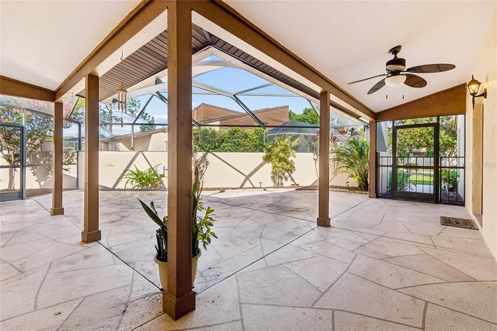 For Sale: $375,000 (3 beds, 3 baths, 1883 Square Feet)