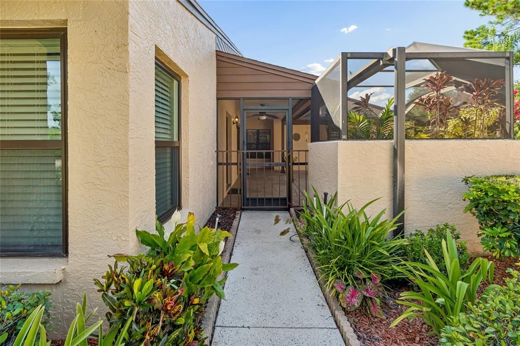 For Sale: $375,000 (3 beds, 3 baths, 1883 Square Feet)