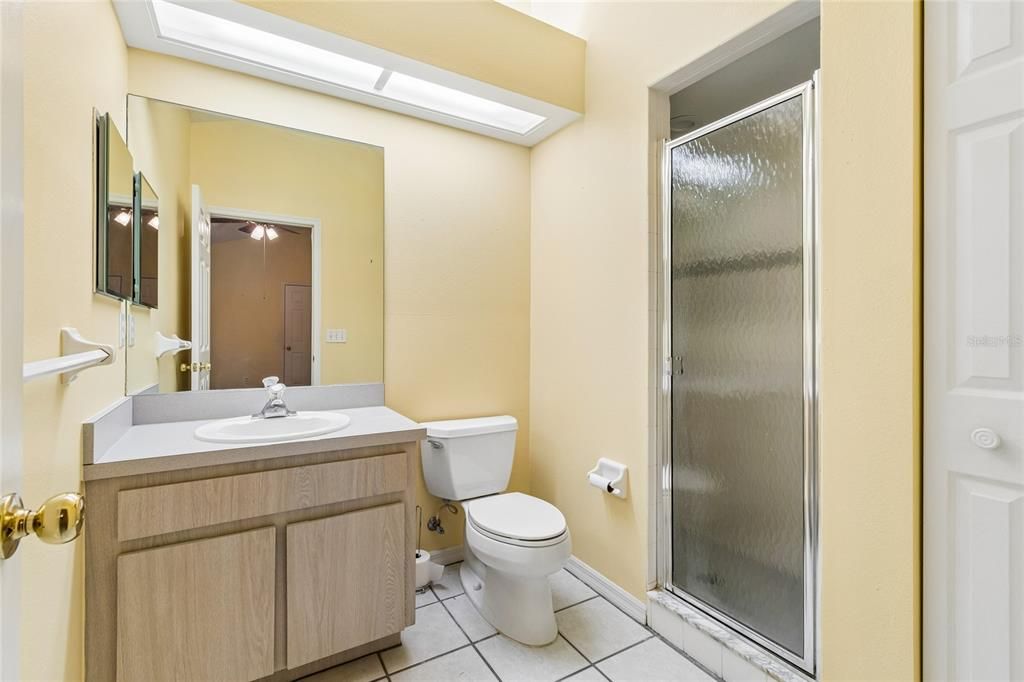 For Sale: $375,000 (3 beds, 3 baths, 1883 Square Feet)