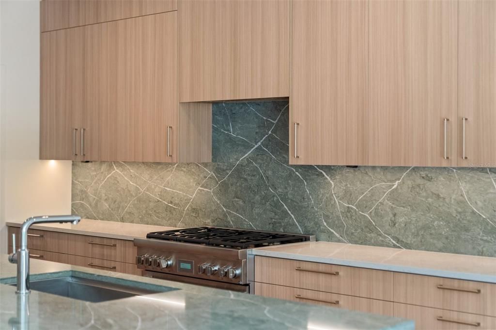 En Venta: $2,749,000 (5 camas, 4 baños, 3128 Pies cuadrados)