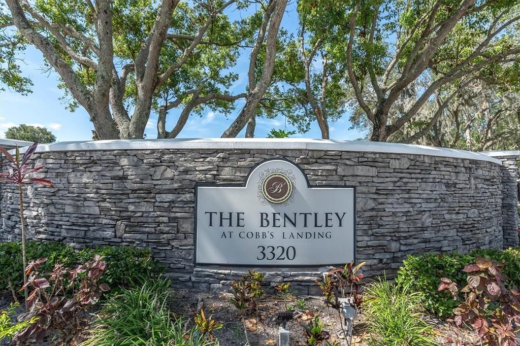 For Sale: $175,000 (2 beds, 2 baths, 1121 Square Feet)
