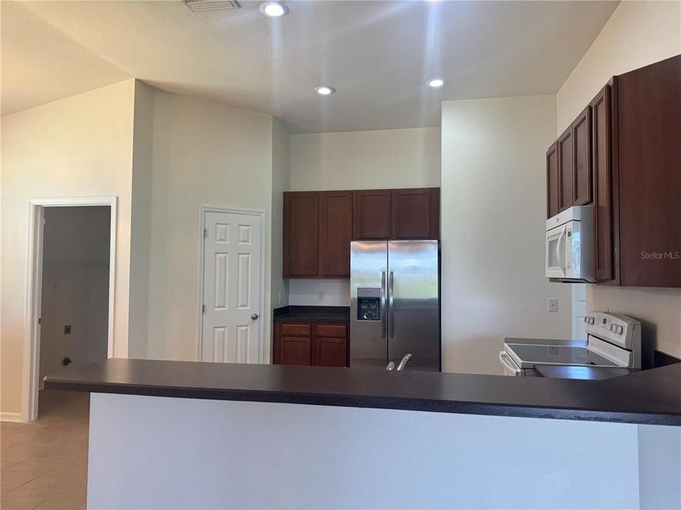 В аренду: $2,395 (3 спален, 2 ванн, 1757 Квадратных фут)