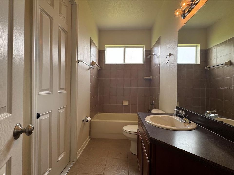 В аренду: $2,395 (3 спален, 2 ванн, 1757 Квадратных фут)