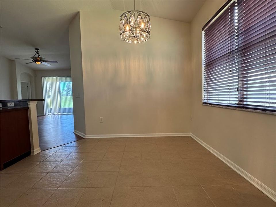 В аренду: $2,395 (3 спален, 2 ванн, 1757 Квадратных фут)