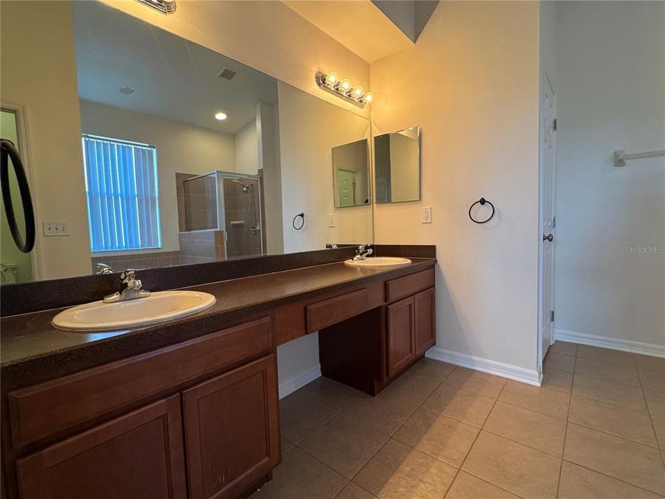 В аренду: $2,395 (3 спален, 2 ванн, 1757 Квадратных фут)