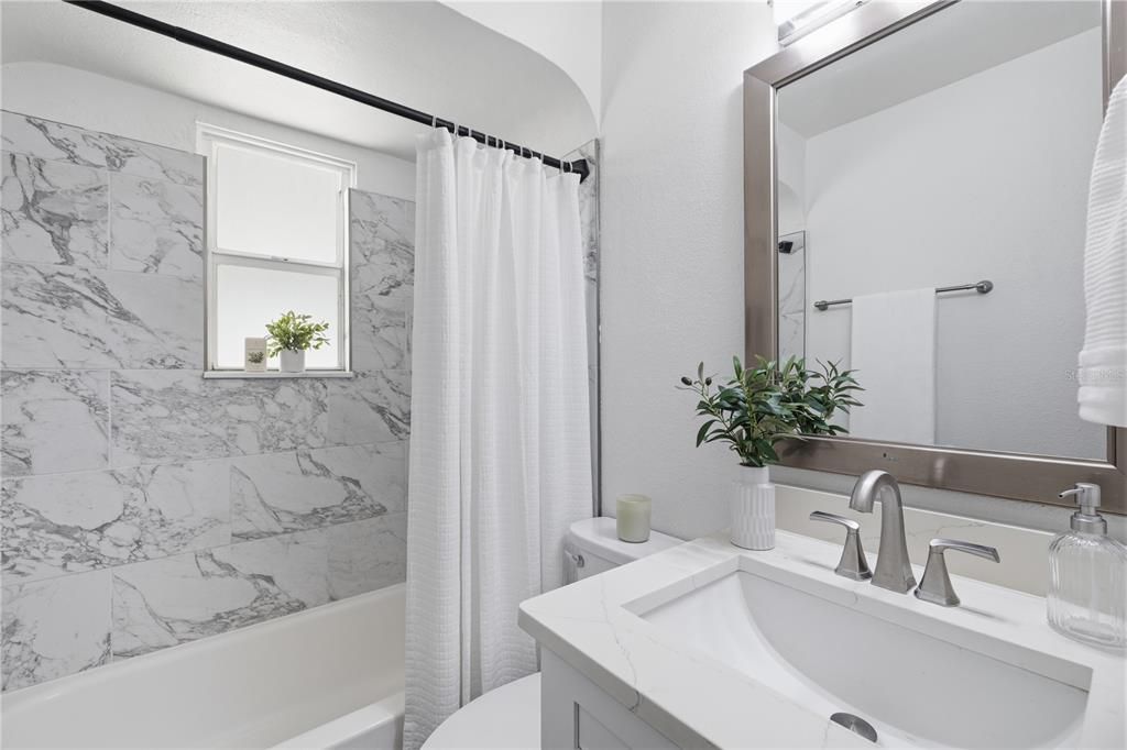 For Sale: $335,000 (2 beds, 1 baths, 786 Square Feet)