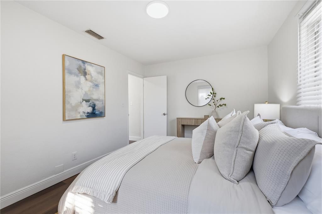 For Sale: $335,000 (2 beds, 1 baths, 786 Square Feet)