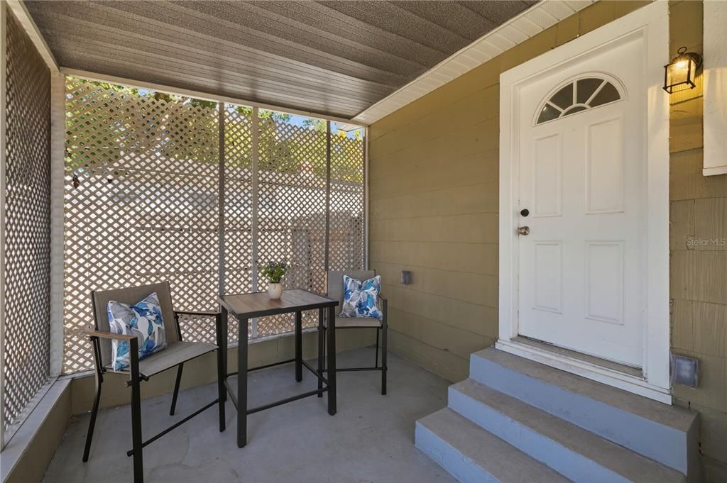 For Sale: $335,000 (2 beds, 1 baths, 786 Square Feet)