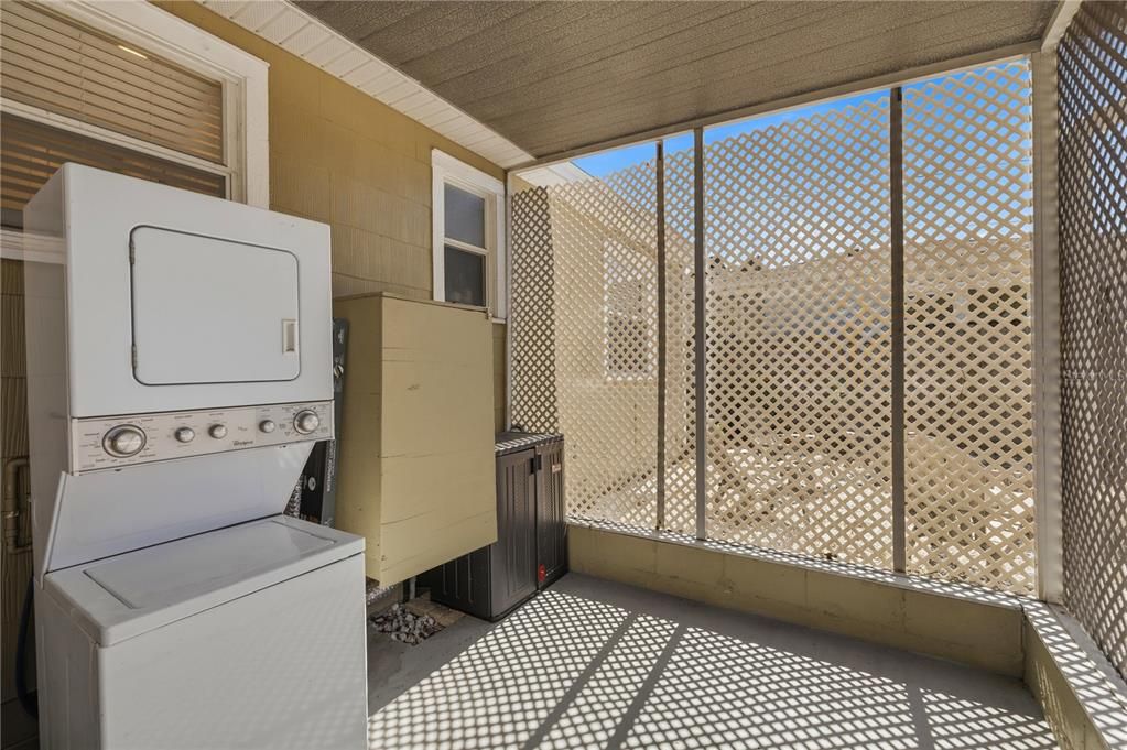 For Sale: $335,000 (2 beds, 1 baths, 786 Square Feet)
