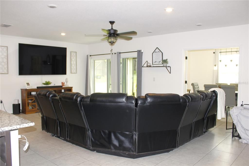 For Sale: $438,900 (3 beds, 2 baths, 1998 Square Feet)