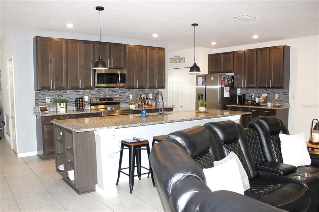 For Sale: $438,900 (3 beds, 2 baths, 1998 Square Feet)