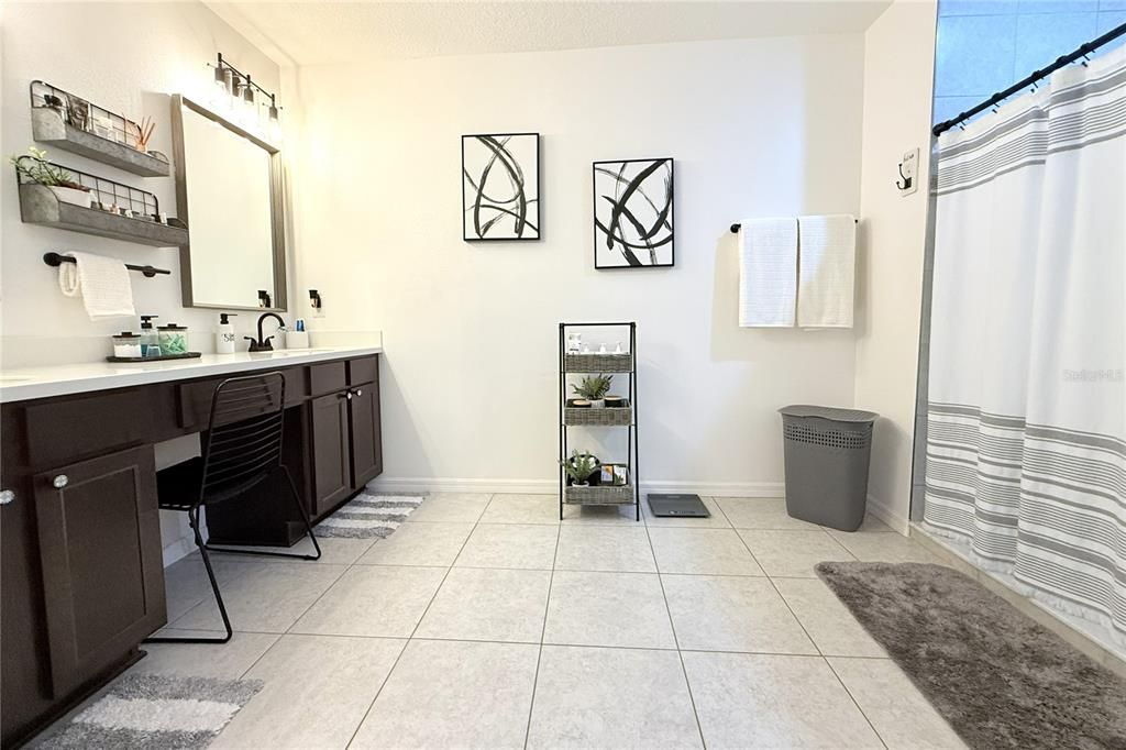 For Sale: $438,900 (3 beds, 2 baths, 1998 Square Feet)