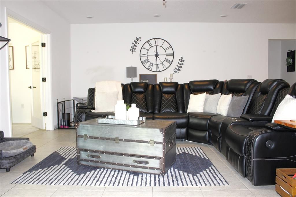 For Sale: $438,900 (3 beds, 2 baths, 1998 Square Feet)